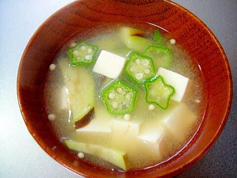 茄子と豆腐おくらの味噌汁